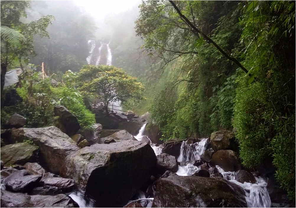 curug ciherang sukamakmur